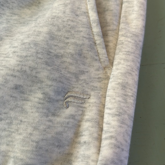 NWT woman’s Fabletics sweatpants. Size L - Picture 3 of 10